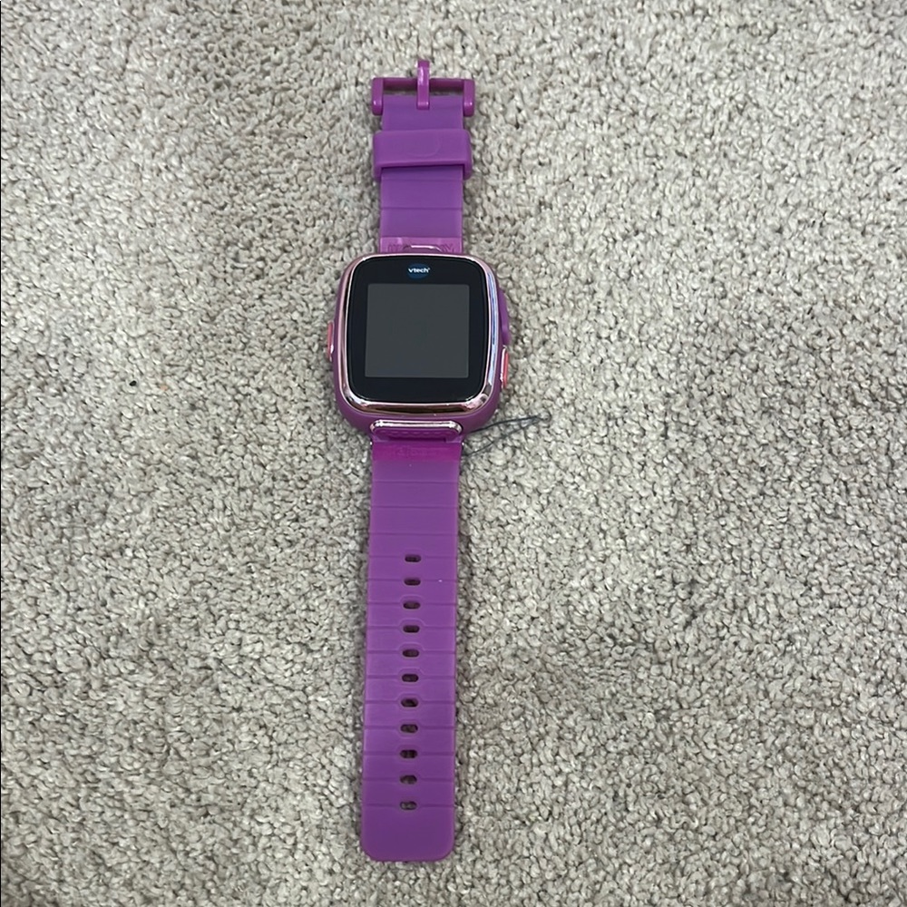 Purple Smartwatch with Fitness Tracking and Adjustable Strap